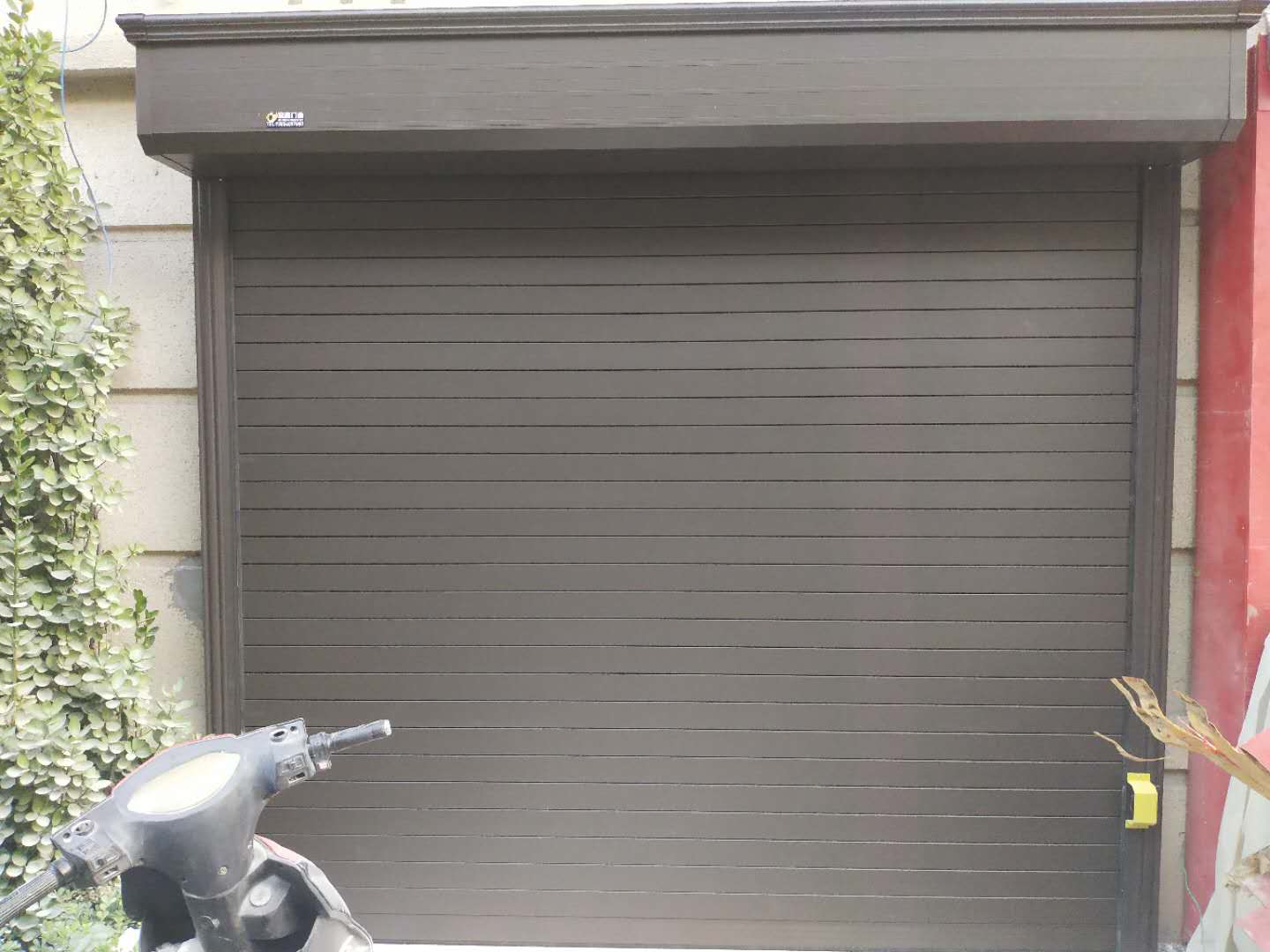 抗風(fēng)卷簾門的安裝要注意什么標(biāo)準(zhǔn)？